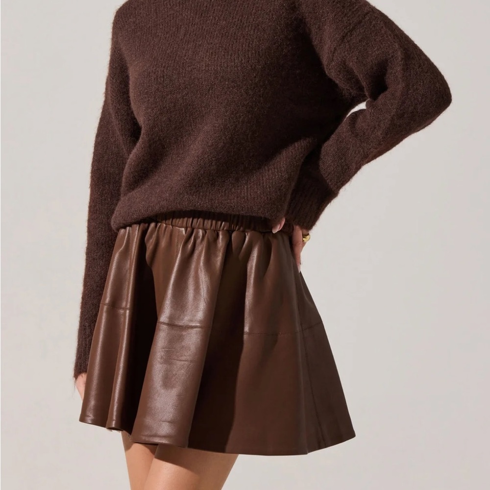 Astr the label archer sweater in brown
